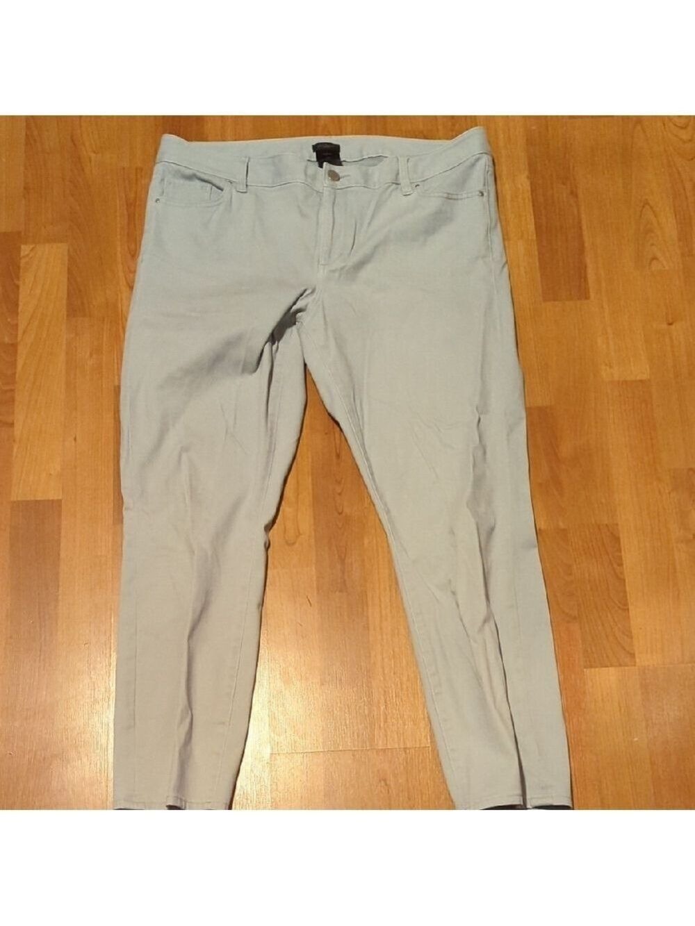 Ann Taylor Factory Gray Curvy Ankle Pants Size 14 Work Career